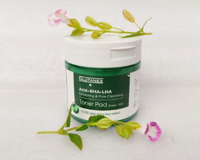 Glutanex AHA BHA LHA Toner Pad review photo by Ichie0613