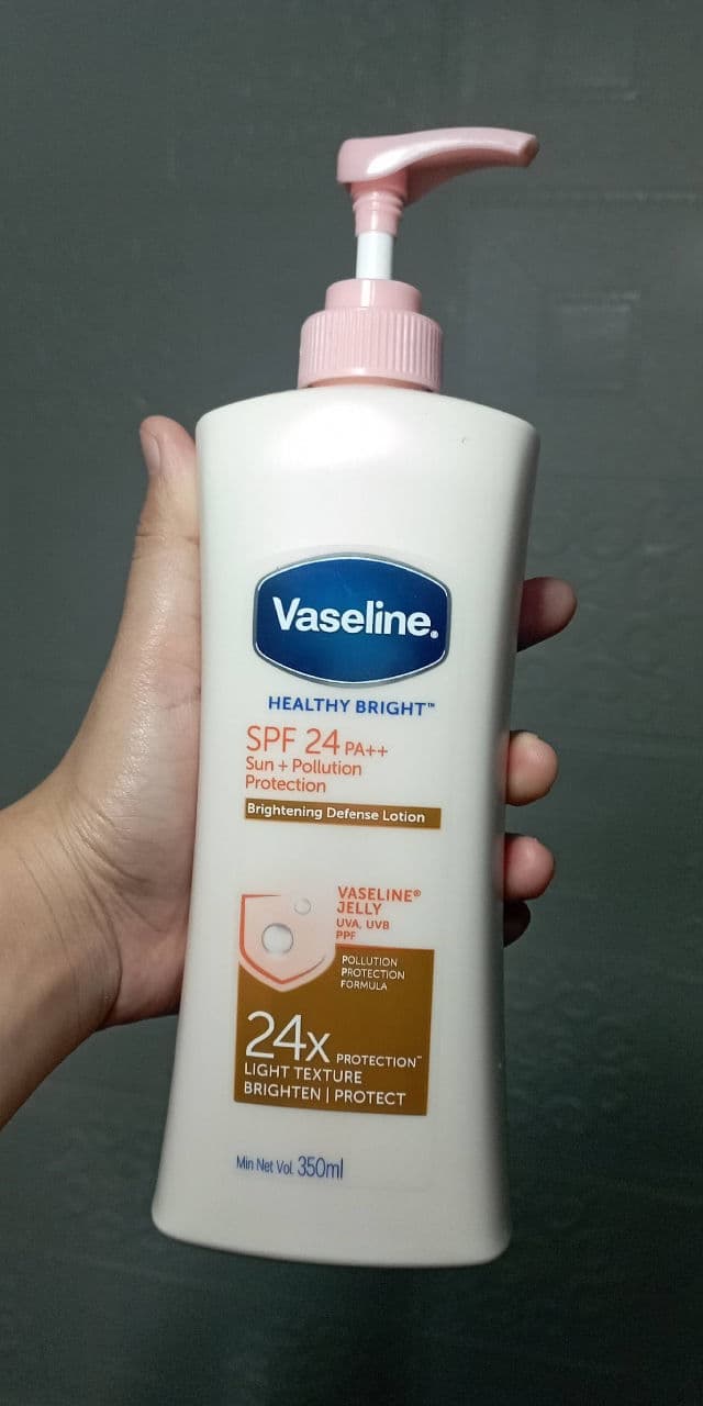 Vaseline Healthy Bright SPF 24 PA++ review photo by angelzayeee