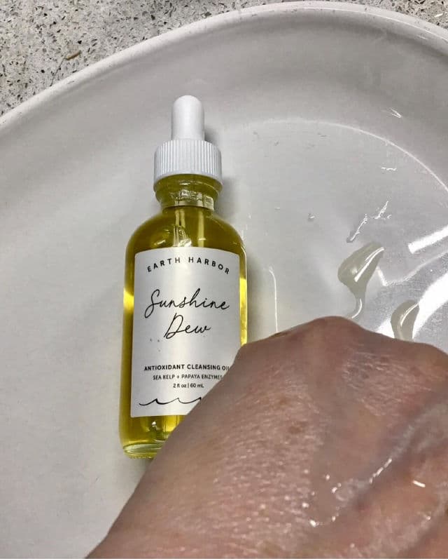 Earth Harbor Naturals Sunshine Dew Antioxidant Cleansing Oil review photo by remedyforbeauty