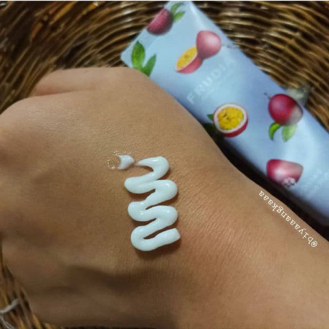 Frudia My Orchard Passion Fruit Hand Cream review photo by Biyangkaaa