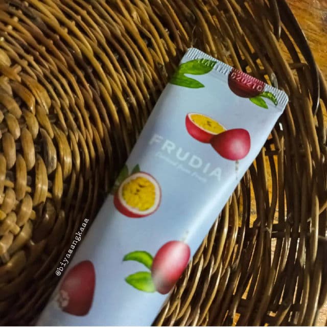 Frudia My Orchard Passion Fruit Hand Cream review photo by Biyangkaaa