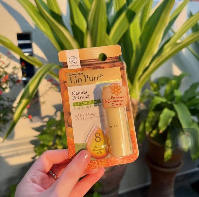 Mentholatum Lip Pure Natural Beeswax with Fruit Extracts review photo by Cinderellacollins