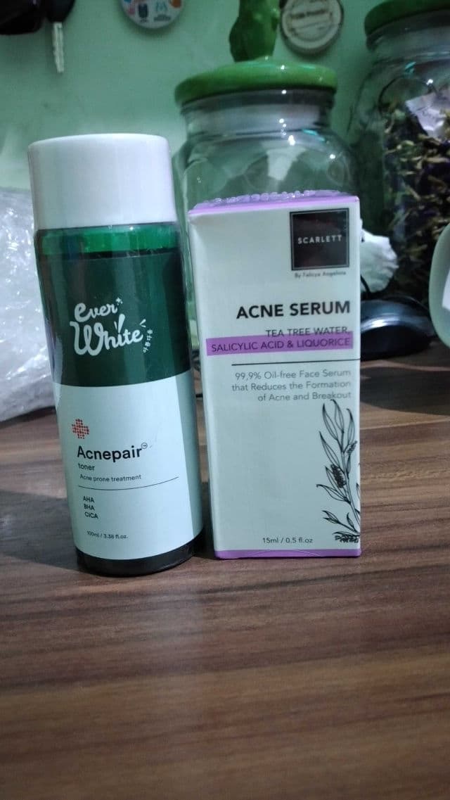 Everwhite Acnepair Toner review photo by yournoctiphany