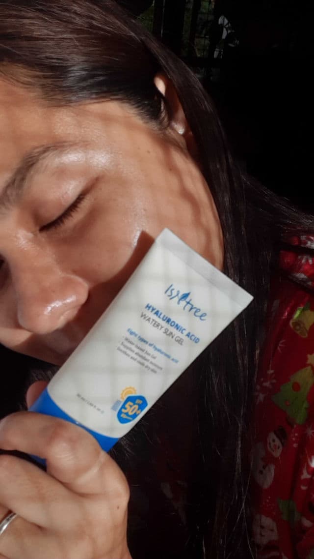 ISNTREE Hyaluronic Acid Watery Sun Gel SPF50+ PA++++ review photo by ricalynlacaba