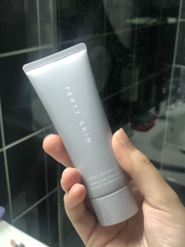 Fenty Skin Total Cleans’r Remove-It-All Cleanser review photo by BlondieRS