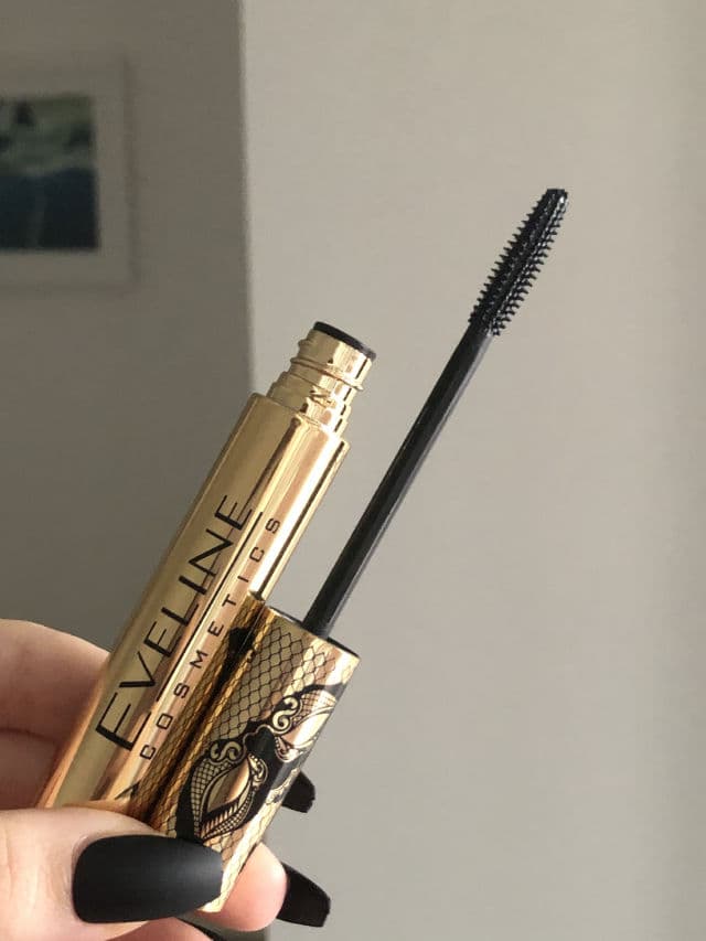 Eveline Cosmetics Variete Lashes Show Full Volume Ultra-Length Mascara review photo by BlondieRS