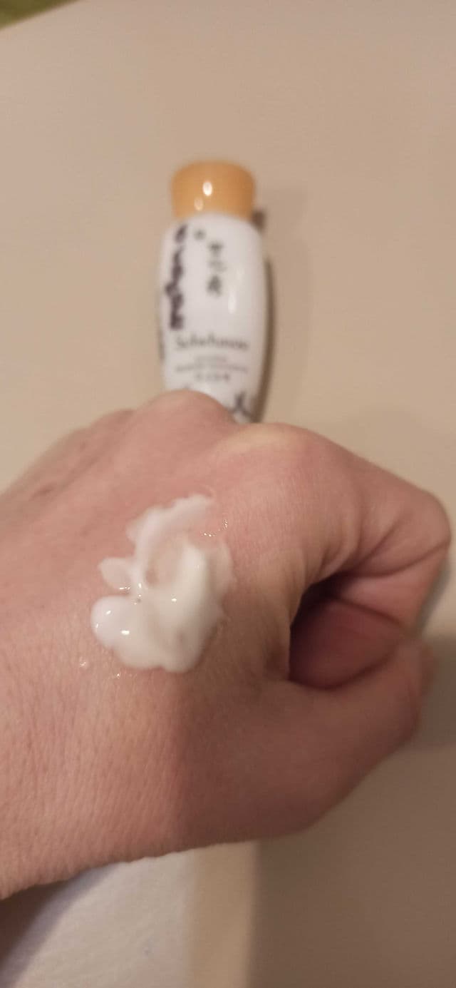 Sulwhasoo Essential Balancing Emulsion EX review photo by raque