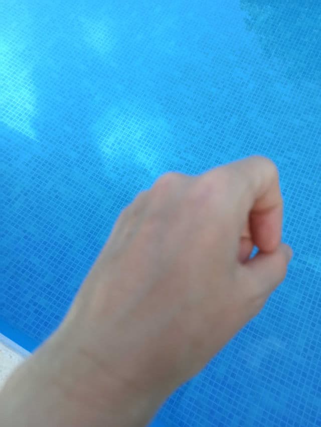 SKIN1004 Madagascar Centella Hyalu-Cica Water-Fit Sun Serum SPF50+ PA++++ review photo by raque