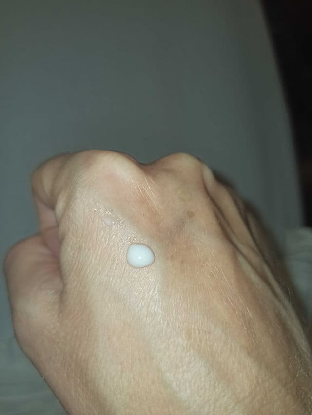 Sulwhasoo Essential Rejuvenating Eye Cream EX review photo by raque