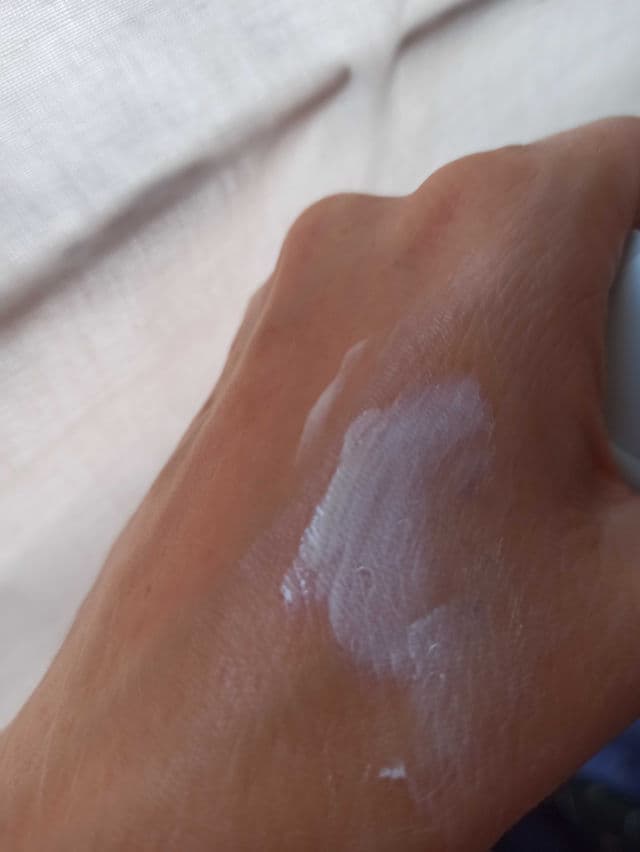 ISDIN Fusion Fluid MINERAL SPF 50 review photo by raque