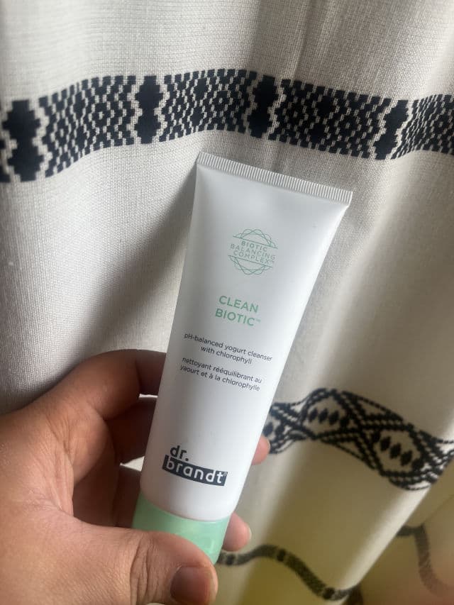 Dr. Brandt Clean Biotic PH-Balanced Yogurt Cleanser with Chlorophyll review photo by PandaBehr