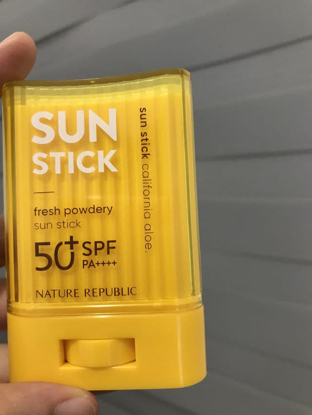 NATURE REPUBLIC California Aloe Fresh Powdery Sun Stick SPF 50+ PA++++ review photo by Nini07