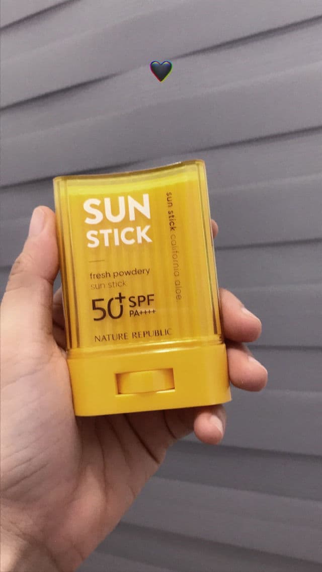NATURE REPUBLIC California Aloe Fresh Powdery Sun Stick SPF 50+ PA++++ review photo by Nini07