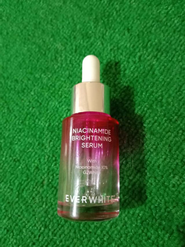 Everwhite Niacinamide Brightening Serum review photo by Lawren
