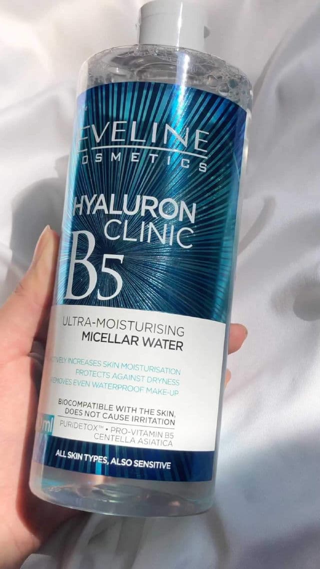 Eveline Cosmetics Hyaluron Clinic Ultra-Moisturising Micellar Water review photo by MeiMeiReview