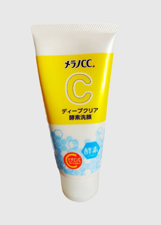 Melano CC Vitamin C Brightening Enzyme Face Wash review photo by Soojin
