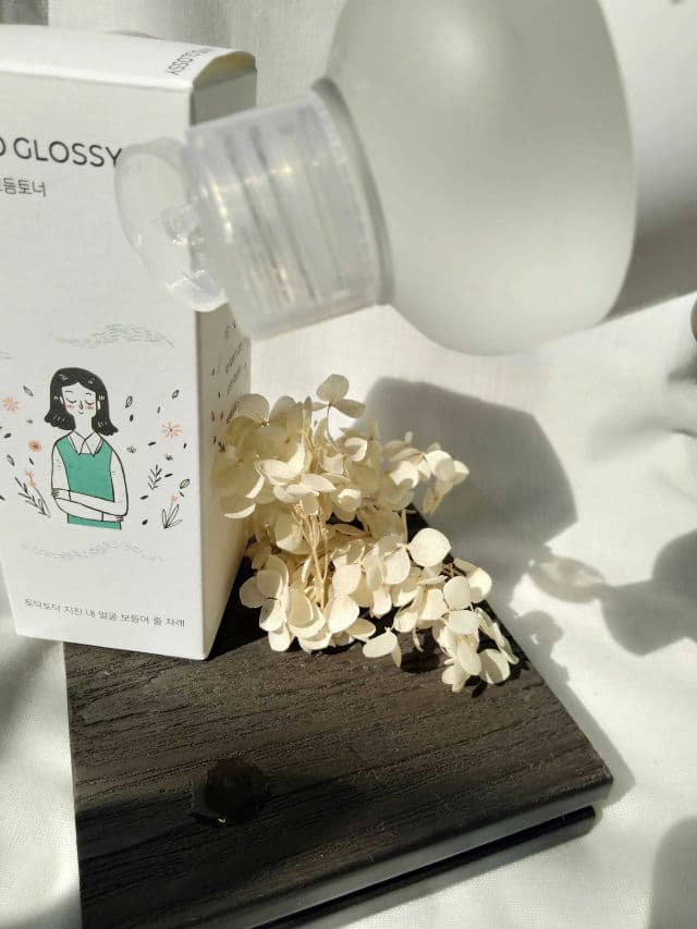 Vivid Glossy Tea Tree Toner review photo by yeppujicare