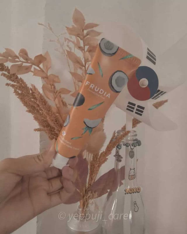 Frudia My Orchard Coconut Hand Cream review photo by yeppujicare
