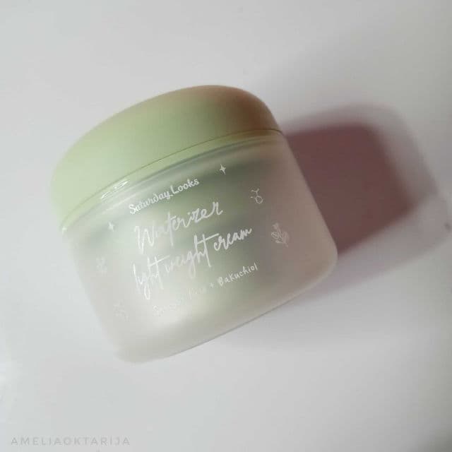 Saturday Looks Waterizer Light Weight Cream - Salicylic Acid & Bakuchiol review photo by ameliaoktarija