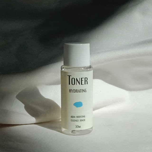 AXIS-Y Aqua Boosting Essence Toner review photo by RyuA