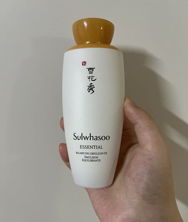 Sulwhasoo Essential Balancing Emulsion EX review photo by Shureek
