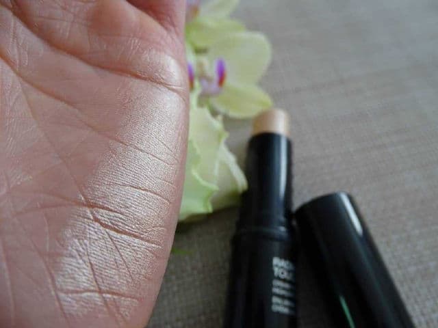 Kiko Radiant Touch Creamy Stick Highlighter review photo by beautyfriya