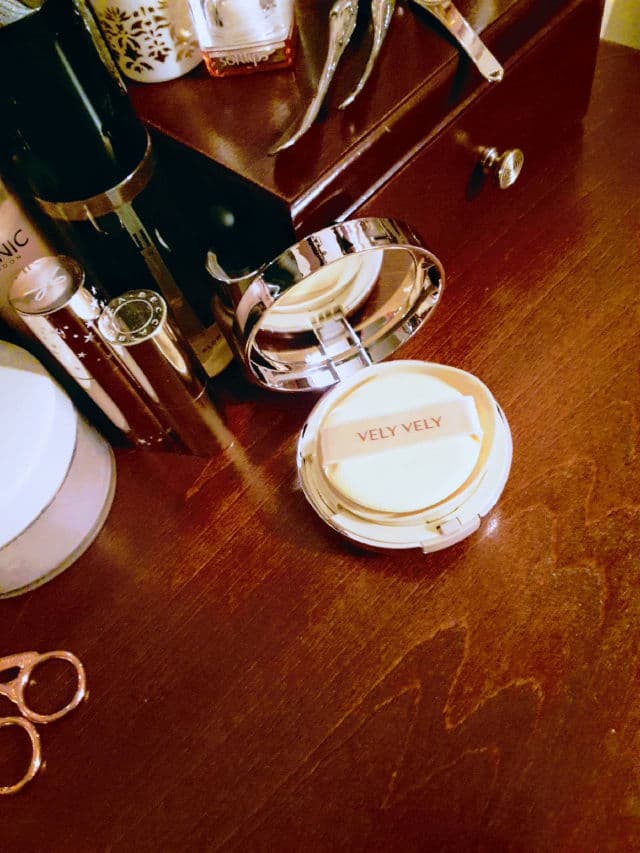 Aura Honey Glow Cushion Foundation SPF 50+ product review