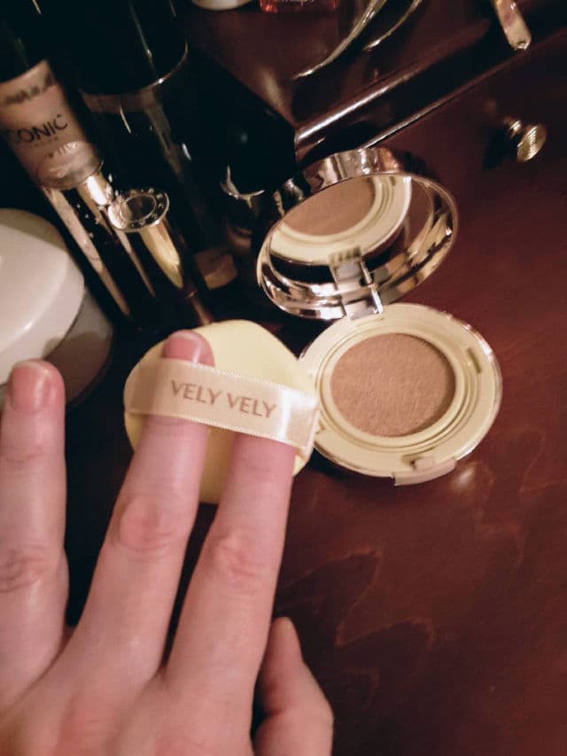 Aura Honey Glow Cushion Foundation SPF 50+ product review