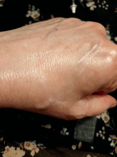 Dominas Dark Spot UV Defense Sunscreen SPF50 review photo by Codermary 