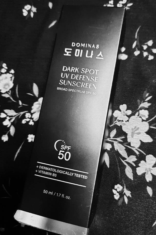 Dominas Dark Spot UV Defense Sunscreen SPF50 review photo by Codermary 