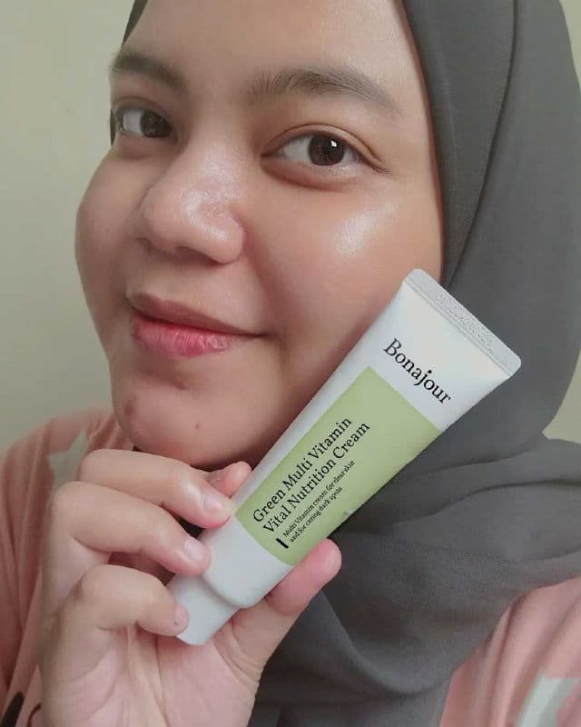 Bonajour Natural Green Multi Vitamin Moisturizing Cream review photo by Fairuzamirahrazak