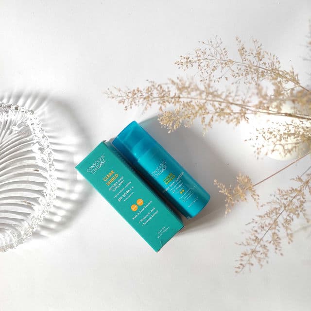 Conscious Chemist Clear Shield Invisible Sunscreen Matte Finish SPF30 PA++ review photo by curlycurves