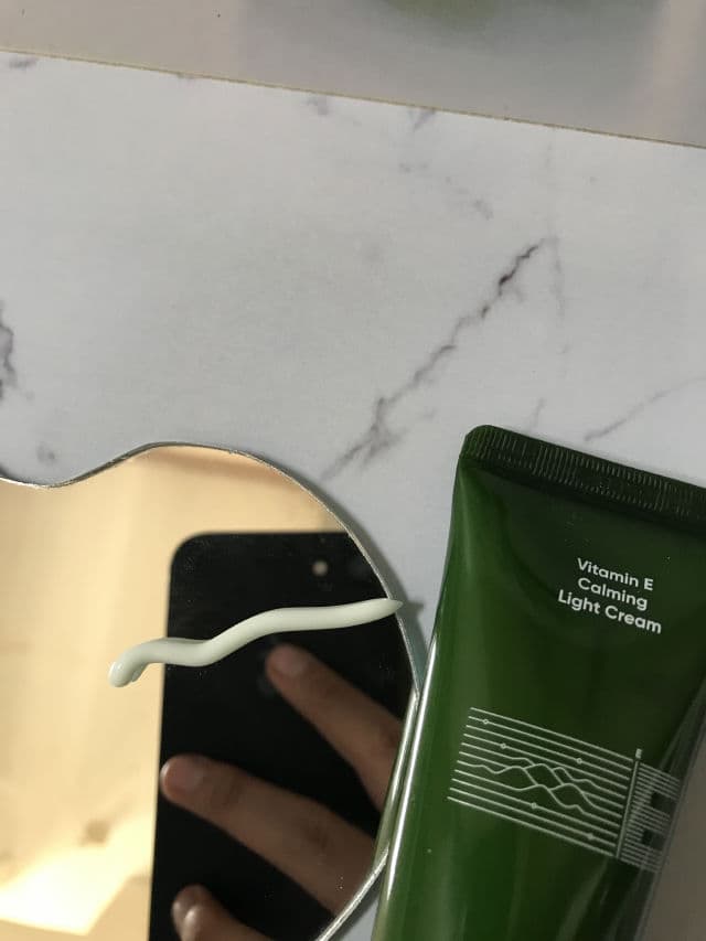 COMMONLABS Vitamin E Calming Light Cream review photo by Kezyaapkphn