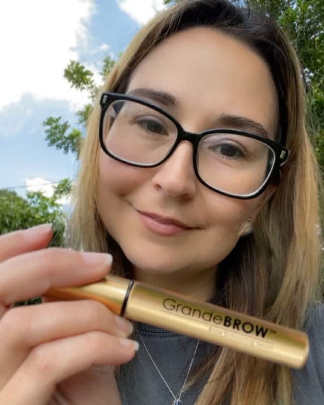 Grande Cosmetics GrandeBROW Brow Enhancing Serum review photo by mmaddux25