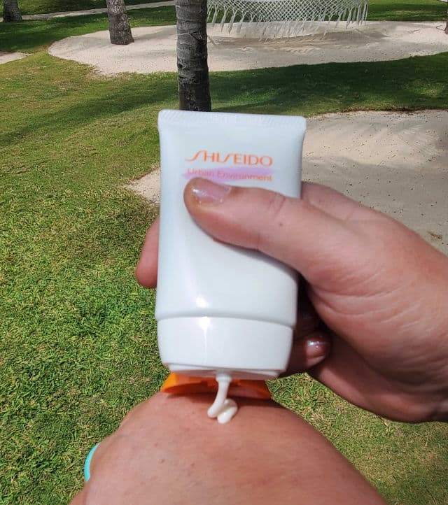 Shiseido Urban Environment Sun Care Dual Fresh Moisture Hyaluronic Acid SPF 42 review photo by SarriK