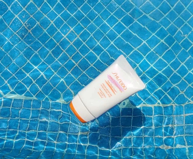 Shiseido Urban Environment Sun Care Dual Fresh Moisture Hyaluronic Acid SPF 42 review photo by SarriK