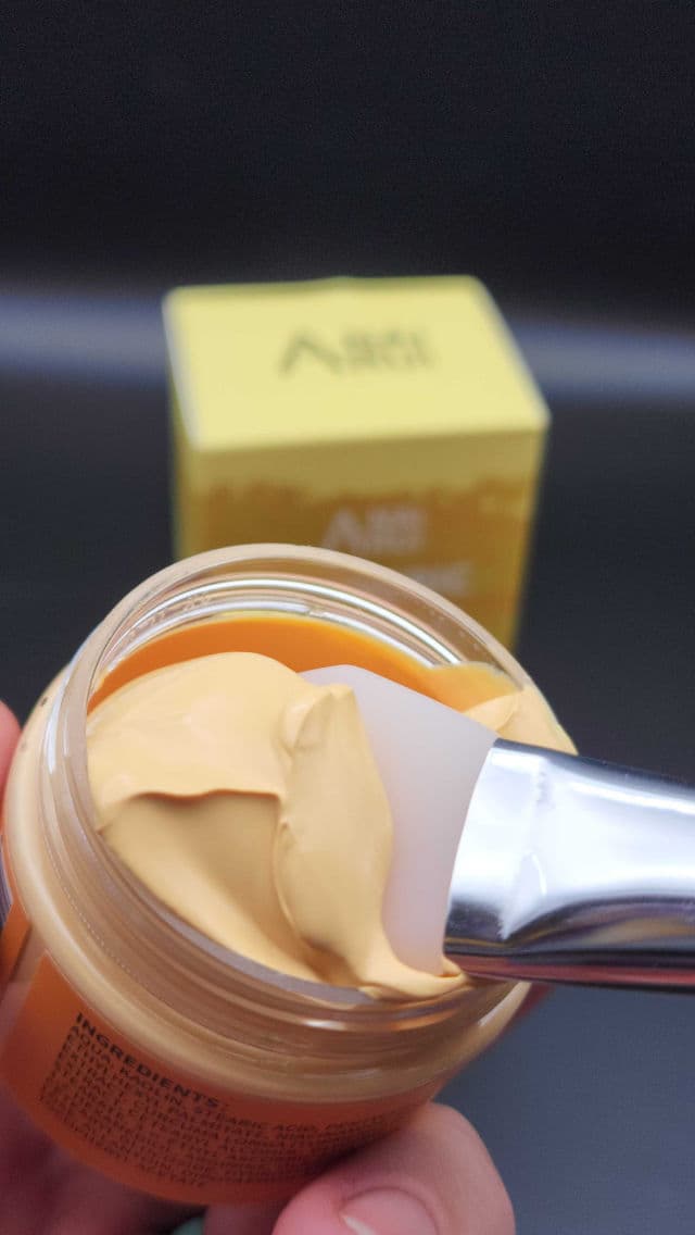 ANAIRUI Skin Care Turmeric Vitamin C Clay Mask review photo by SarriK