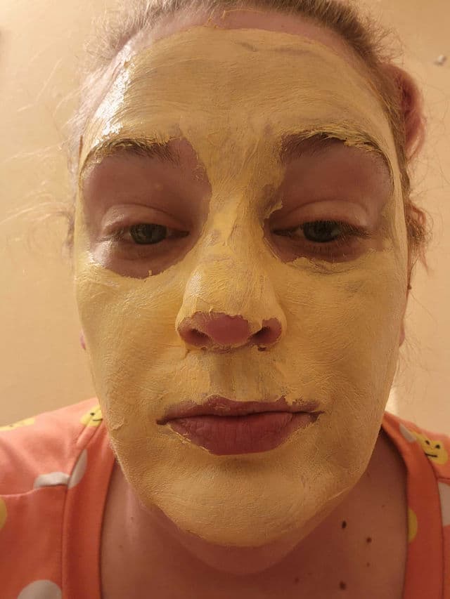 ANAIRUI Skin Care Turmeric Vitamin C Clay Mask review photo by SarriK