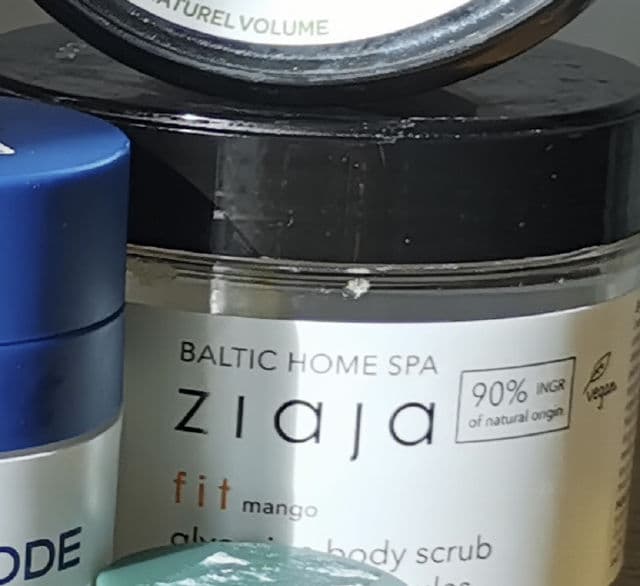 Ziaja Baltic Home Spa - Glycerin Body Scrub (Fit Mango) review photo by hashiskincare