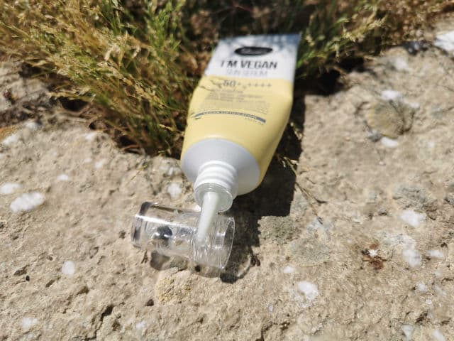 Suntique I'm Vegan Sun Serum SPF 50+ PA++++ review photo by hashiskincare