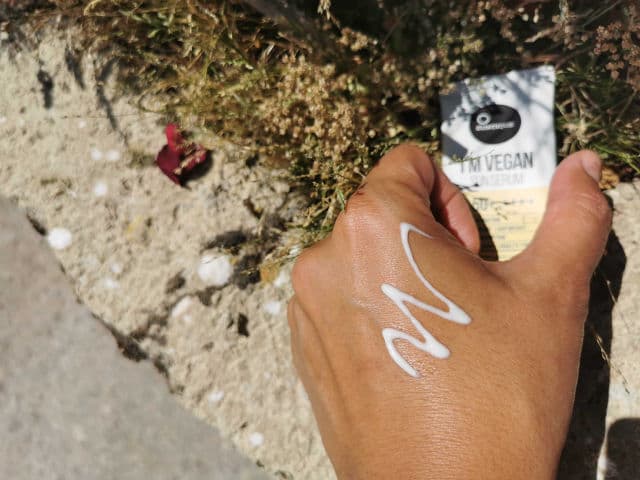 Suntique I'm Vegan Sun Serum SPF 50+ PA++++ review photo by hashiskincare