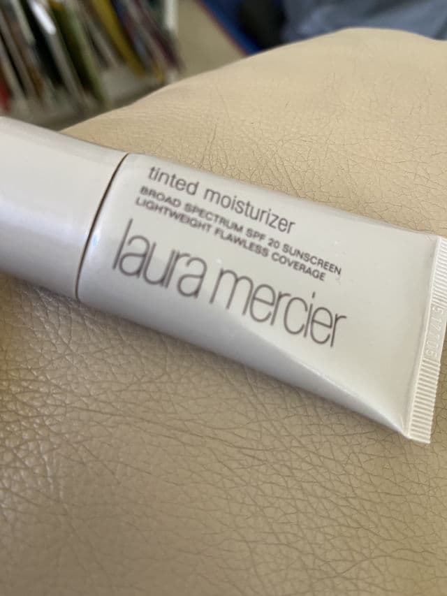 Laura Mercier Tinted Moisturizer Broad Spectrum SPF 20 review photo by MMtrynew