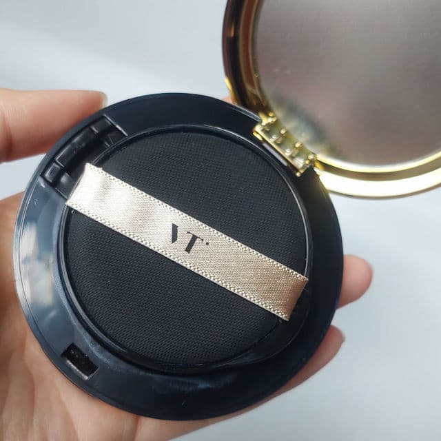 VT COSMETICS Essence Sun Pact SPF50+ PA+++ review photo by fiorence