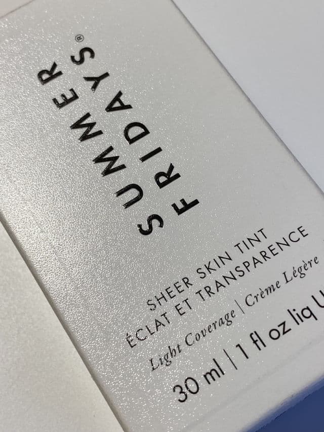 Summer Fridays Sheer Skin Tint with Hyaluronic Acid + Squalane review photo by thedailyskincareedit