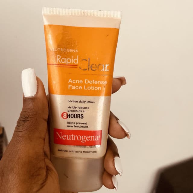 Neutrogena Rapid Clear Acne Eliminating Spot Gel review photo by Adaorah