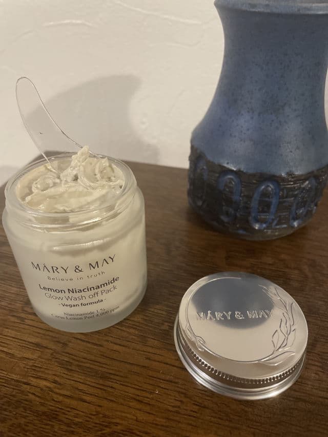 Mary&May Lemon Niacinamide Glow Wash Off Pack	 review photo by Hebskin