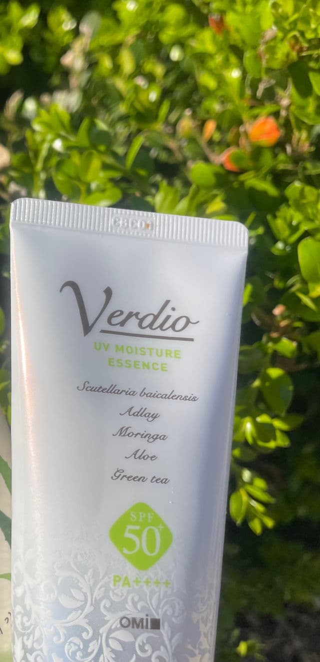 Verdio UV Moisture Essence SPF50+ PA++++ review photo by Practiceforskin