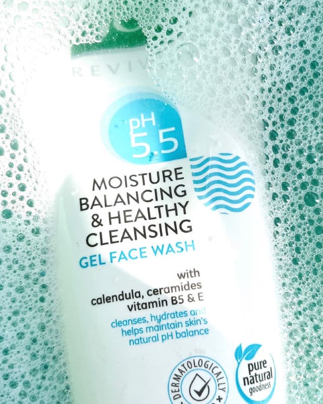 Joy pH 5.5 Moisture Balancing & Healthy Cleansing Gel Face Wash review photo by Apz