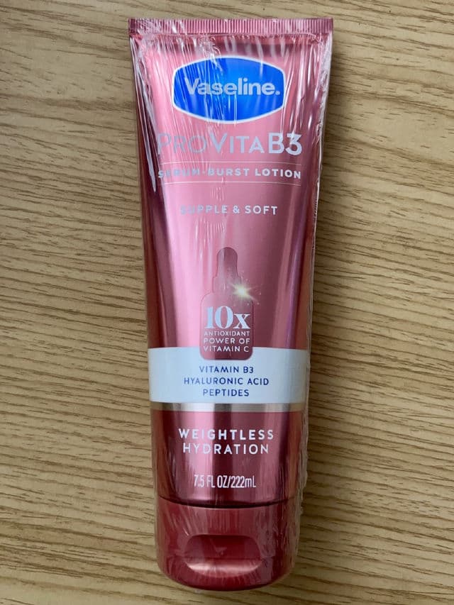 Vaseline Healthy Bright Gluta-Hya Serum Burst Lotion Pro-Age Restore review photo by KellyK