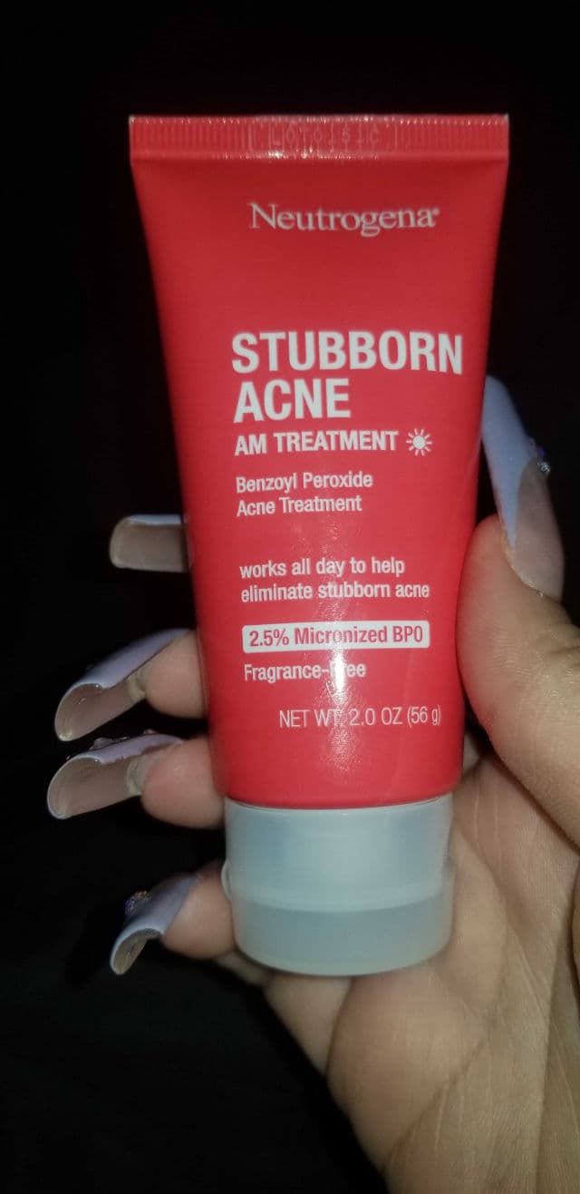 Neutrogena Stubborn Acne AM Treatment review photo by evani01042